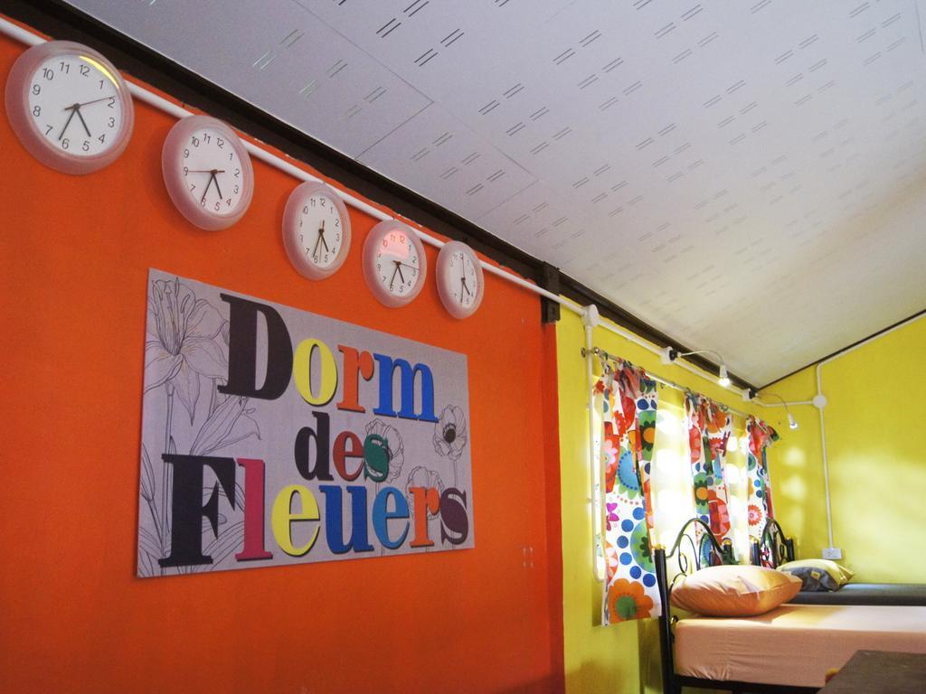 Dorm Des Fleurs Hostel Khao Lak Exterior photo