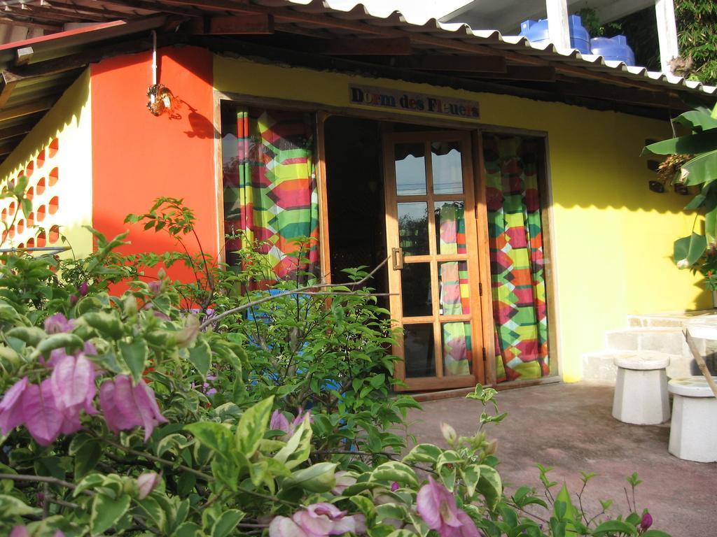 Dorm Des Fleurs Hostel Khao Lak Exterior photo