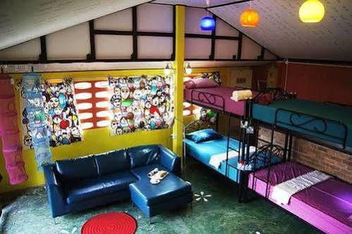Dorm Des Fleurs Hostel Khao Lak Exterior photo
