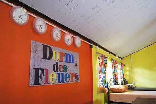 Dorm Des Fleurs Hostel Khao Lak Exterior photo